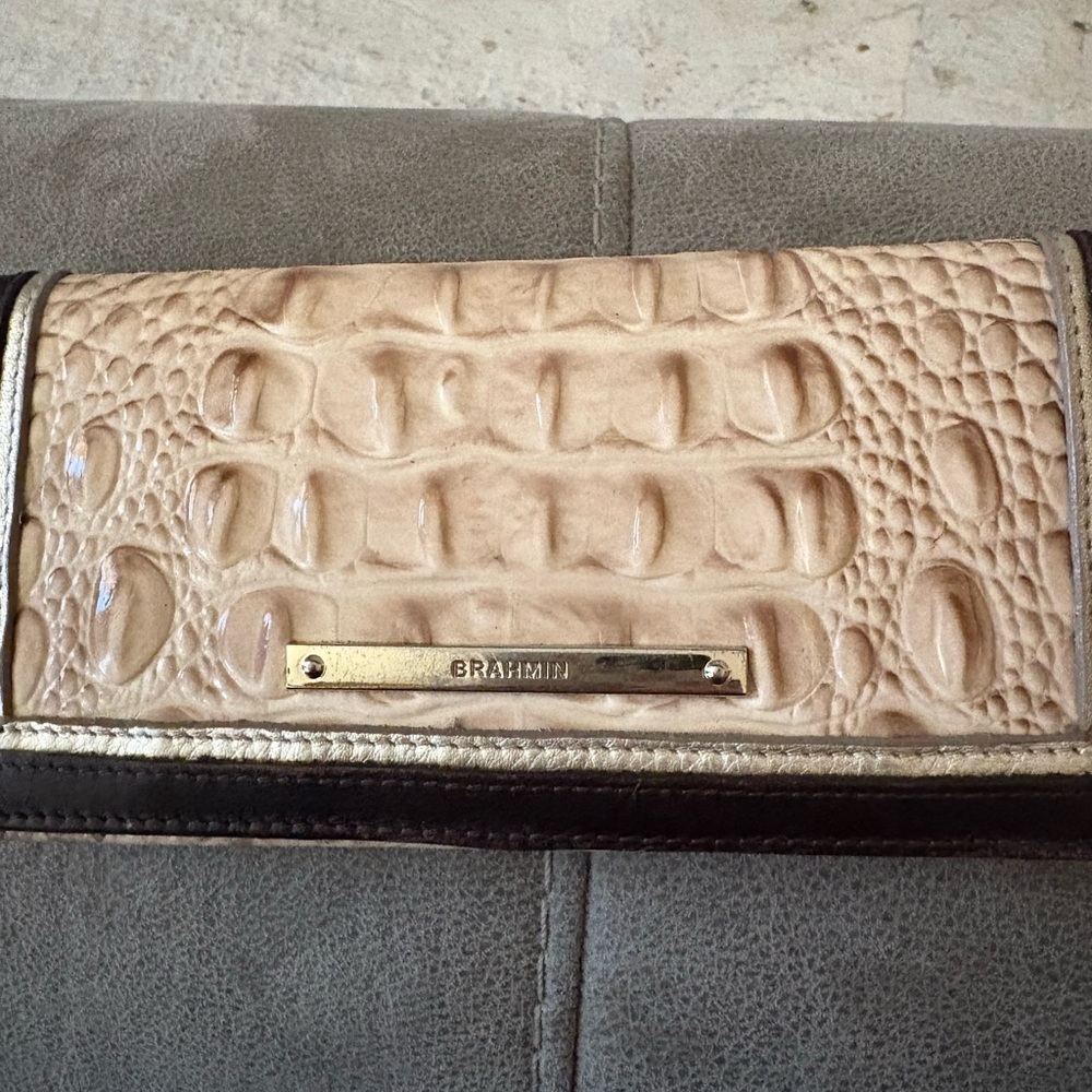 EUC Brahmin wallet